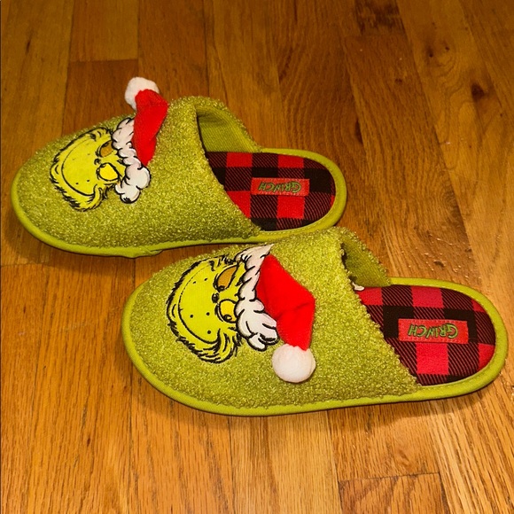 Kids Grinch Slippers - Picture 3 of 5